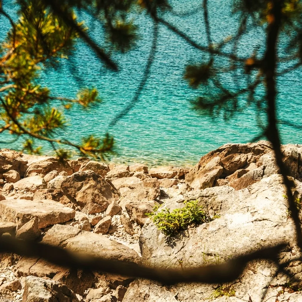 Alatsee (The "Bleeding Lake")
